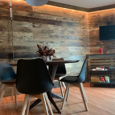 Giomein , In Out ,cir 1256 Apartment *