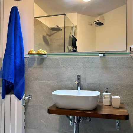 Giomein , In Out ,cir 0281 Апартаменти *