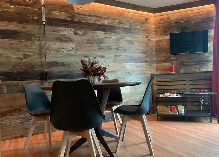 Giomein , In Out ,cir 1256 Apartment *