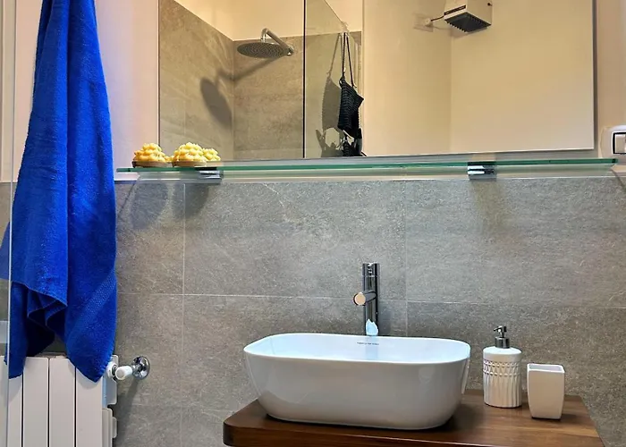 Giomein , In Out ,cir 1256 Apartment *